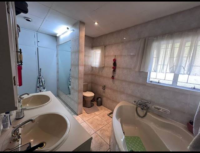 4 BEDROOM HOUSE FOR SALE IN MAGALIESKRUIN